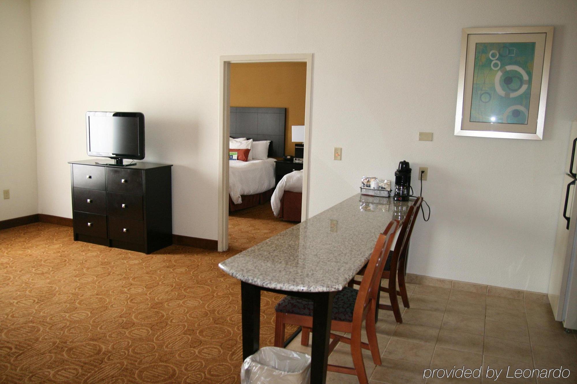Comfort Inn & Suites Toledo Room photo